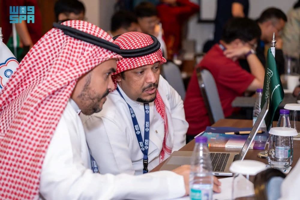 110 متخصصين دوليين يترجمون أسئلة أولمبياد الفيزياء الآسيوي إلى لغات 30 دولة