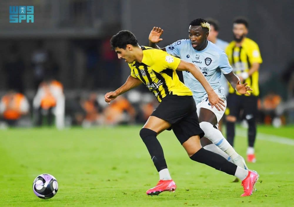 المدير الفني لفريق الاتحاد يُشيد بأداء لاعبيه أمام الفيحاء