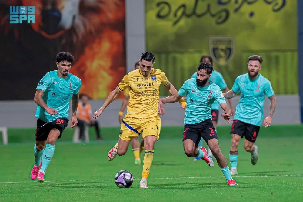 القادسية يكسب التعاون بهدف نظيف