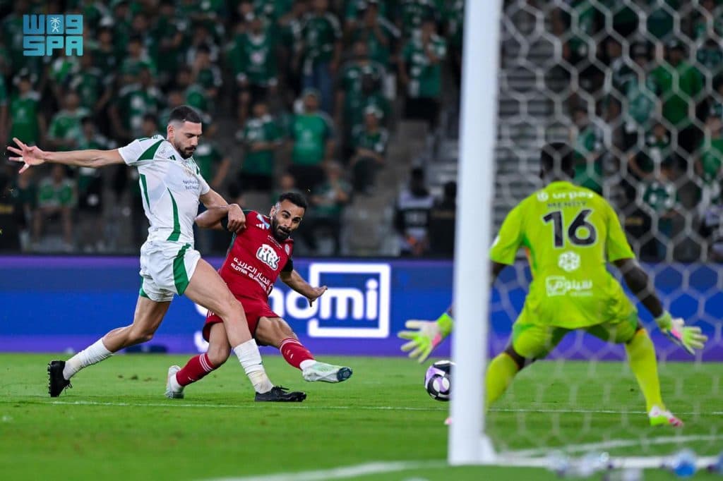 الجولة الـ33 من “دوري روشن”: الاتفاق يتغلب على الأهلي بثلاثية.. والفتح يضمن بقاءه بالمسابقة بفوزه على ضمك