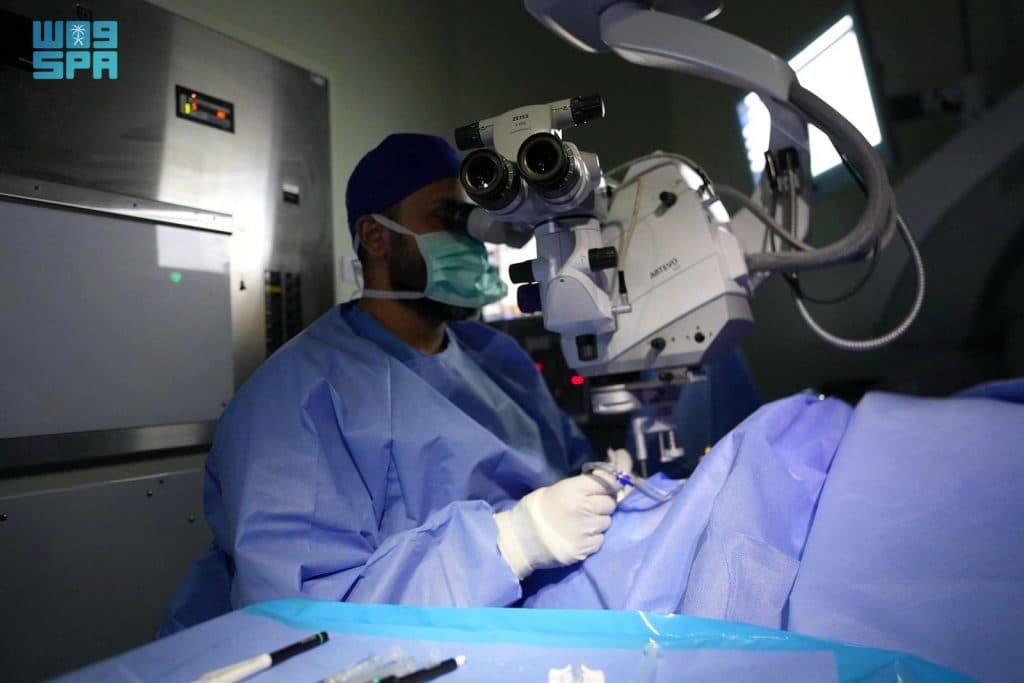 حاجة مصرية تستعيد بصرها بعد تدخل عاجل ودقيق