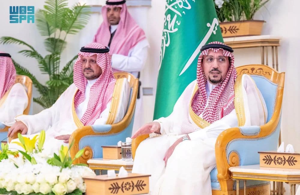 أمير منطقة القصيم يستقبل المهنئين بعيد الأضحى