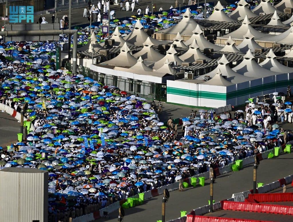نحو الجمرات.. طريق تحفّه السكينة ويسوده التآخي