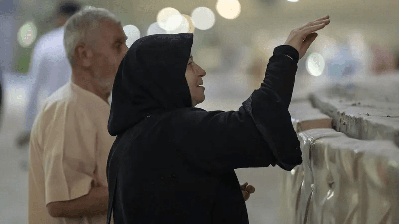 في ثالث أيام التشريق عقب رميهم الجمرات.. حجاج بيت الله الحرام يودعون منى بالدموع والشوق للرجوع