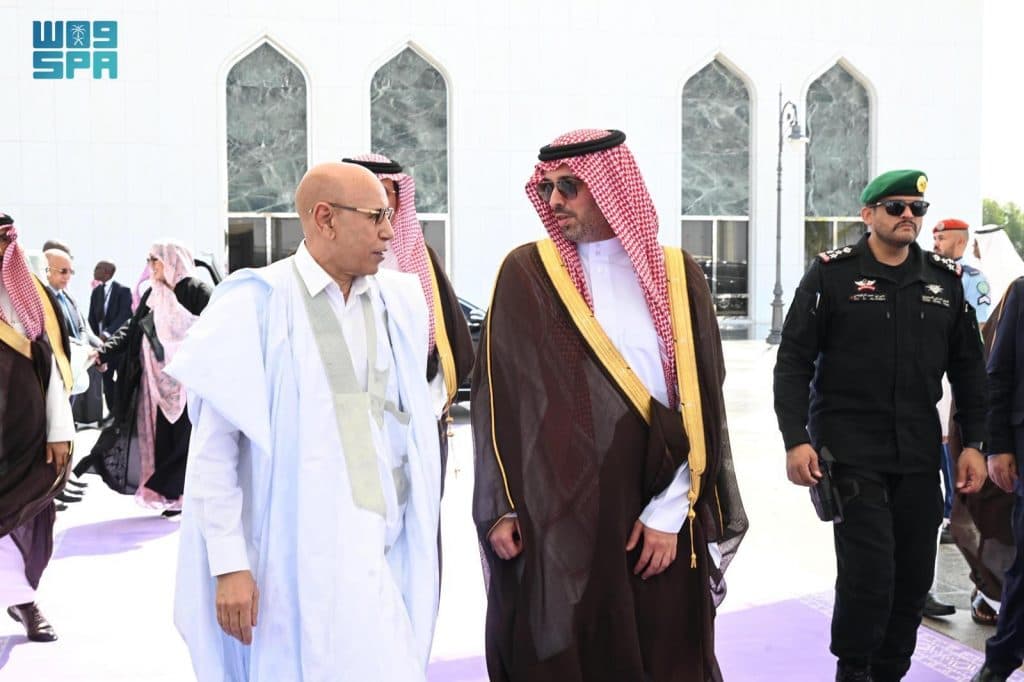 في مقدمة مودعيه الأمير سعود بن عبدالله بن جلوي.. الرئيس الموريتاني يغادر جدة