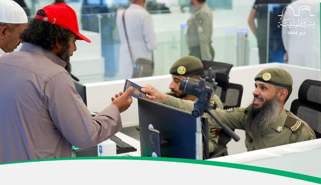 “الجوازات”: إنهاء إجراءات عودة ضيوف الرحمن إلى أوطانهم عبر “منفذ حالة عمار” بمنطقة تبوك