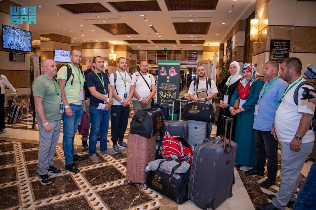 بدء أولى رحلات مغادرة ضيوف برنامج خادم الحرمين بعد أداء مناسك الحج وزيارة المدينة المنورة