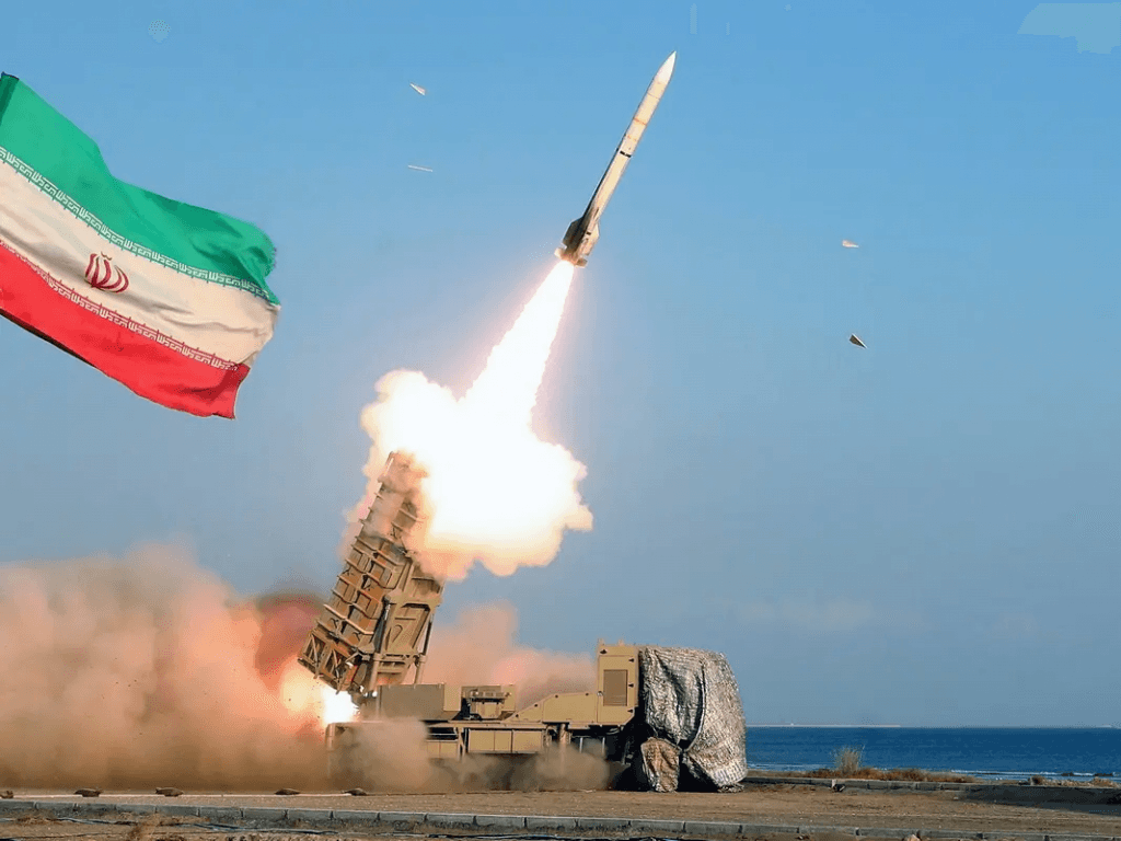 إيران تتوعد الكيان الإسرائيلي المحتل بتوسيع هجماتها الصاروخية بنحو 20 ضعف ما تم إطلاقه الليلة الماضية