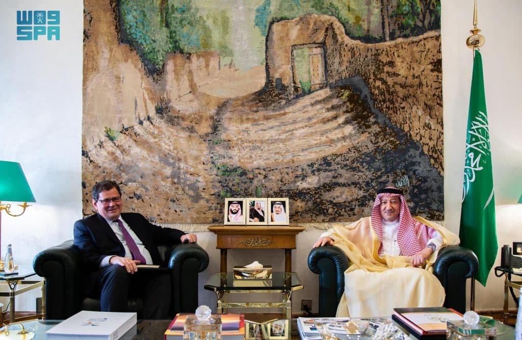 نائب وزير الخارجية يستقبل سفير المملكة المتحدة