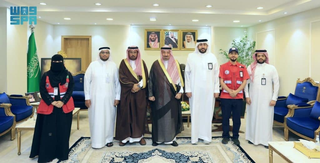 أمير نجران يطّلع على أعمال فرع هيئة الهلال الأحمر السعودي بالمنطقة