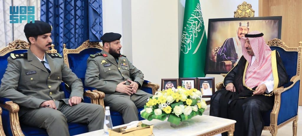 اطّلع على التقرير السنوي لها.. أمير نجران يستقبل قائد قوة الأفواج الأمنية بالمنطقة