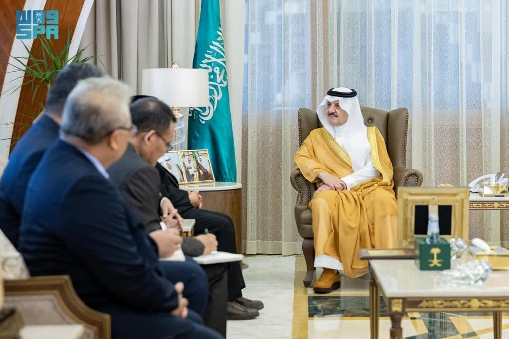 ناقشا عددًا من الموضوعات ذات الاهتمام المشترك.. أمير الشرقية يستقبل السفير الإندونيسي لدى المملكة