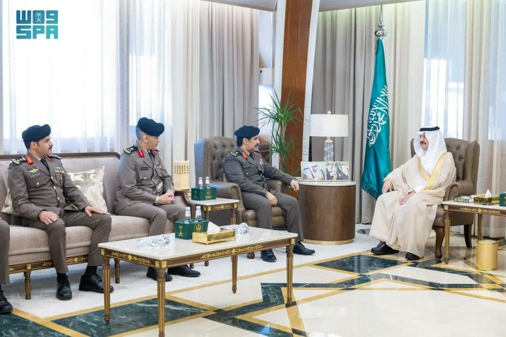أمير الشرقية يشيد بجهود رجال الأمن.. ويكرّم المشاركين في منجزات أمنية