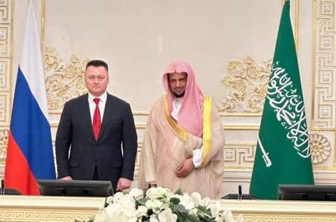 النائب العام يلتقي نظيره الروسي في سان بطرسبورغ لتعزيز التعاون العدلي وتبادل الخبرات