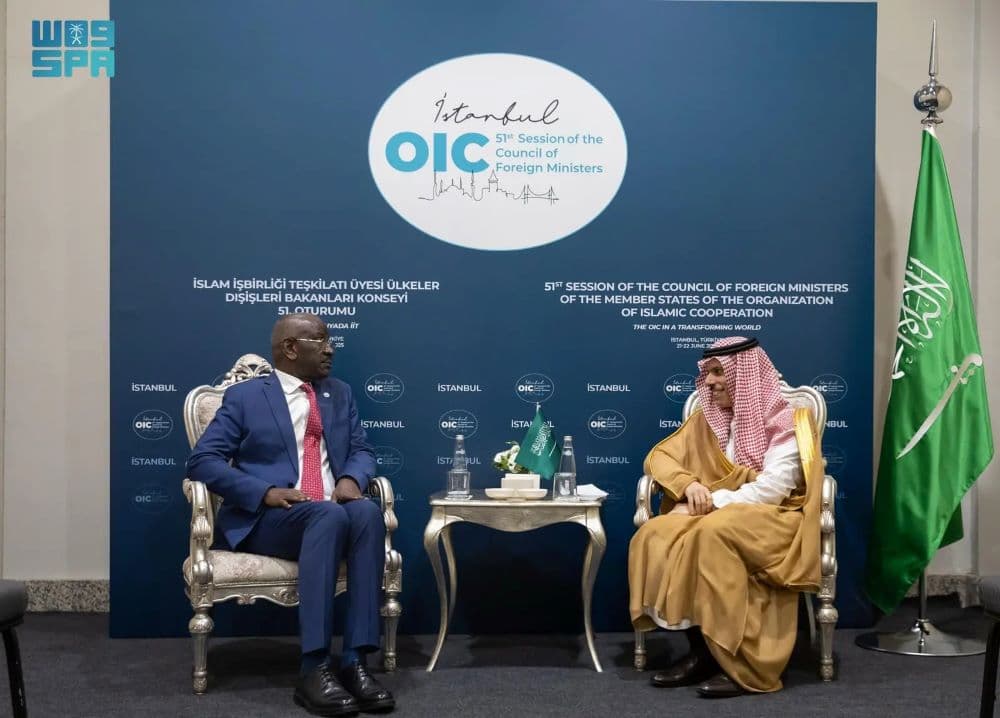 وزير الخارجية يلتقي نظيريه الموريتاني والكازاخستاني