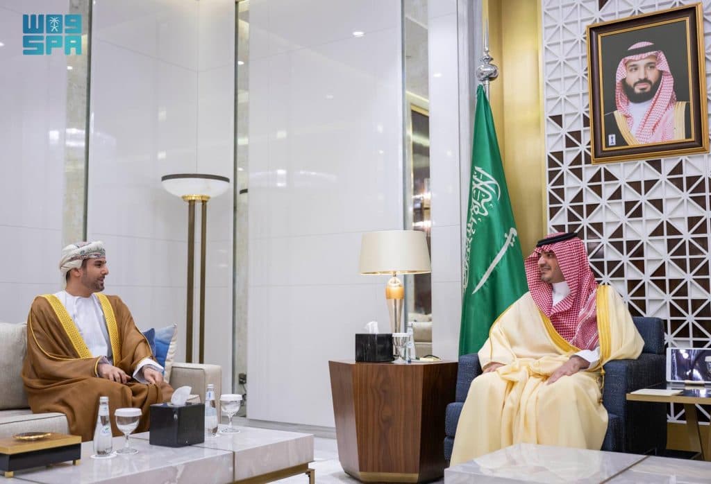 وزير الداخلية يستقبل سفير سلطنة عمان المعيّن حديثًا لدى المملكة