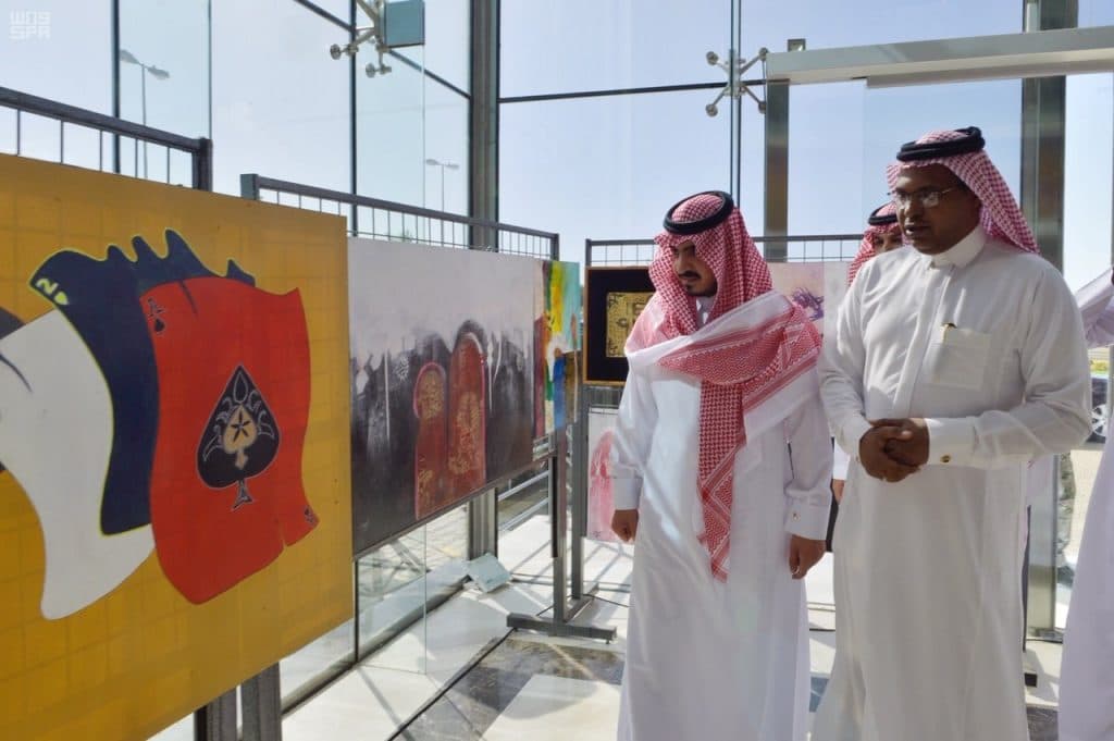 الأمير بدر بن سلطان يزور سجن بريمان