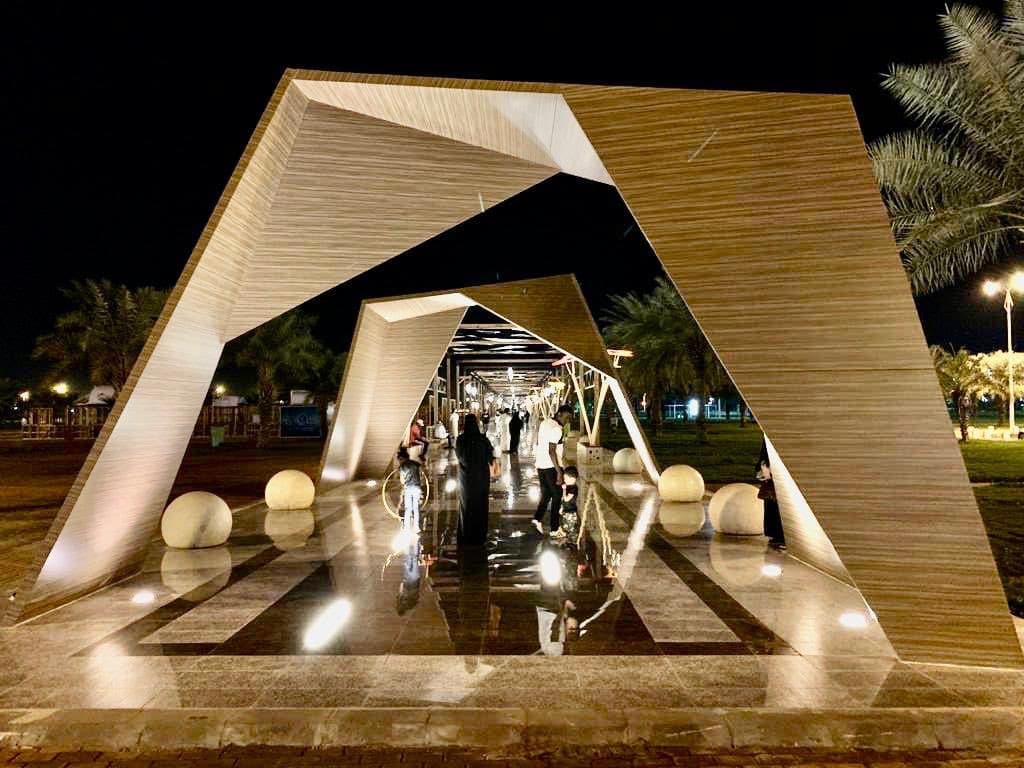 الشارع الثقافي يزين كورنيش جازان