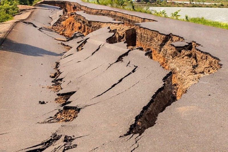 زلزال مدمر بقوة 6.2 درجة يضرب سواحل بابوا غينيا الجديدة