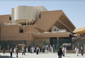 جوازات الرياض تضع خطة لانجاز المعاملات