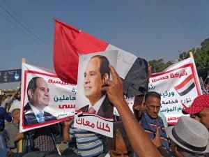 السيسي يؤكد أن مصر لن تسمح لأحد بالسيطرة على ليبيا