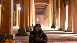 المسجد الكبير في كشمير يعيد فتح أبوابه بعد 18 أسبوعا