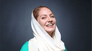 ممثلة إيرانية تهاجم ابنة قاسم سليماني: “ضعي بندقيتك جانبا”