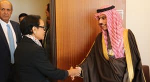 بحث مع سلامة دعم الأمن والاستقرار في ليبيا.. الأمير فيصل بن فرحان يلتقي وزيرة خارجية إندونيسيا