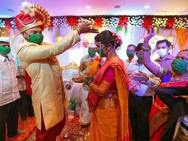 121-120554-india-wedding-corona-virus-2