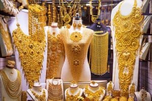 استقرار أسعار الذهب في التعاملات الفورية عند 1621.20 دولاراً أمريكياً