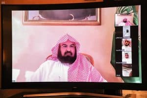 الشيخ السديس يتابع سير الأعمال بالمسجد الحرام عبر المنصة الافتراضية