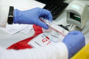 الصحة العمانية تسجل 21 إصابة جديدة بكورونا