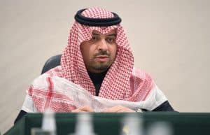 أمير الحدود الشمالية يناقش مع مدير الشرطة الخطة الأمنية بشأن تقديم ساعات منع التجول
