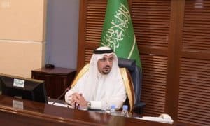 أمير القصيم يوجه بسرعة إغلاق جميع محلات المستلزمات والكماليات بالمنطقة