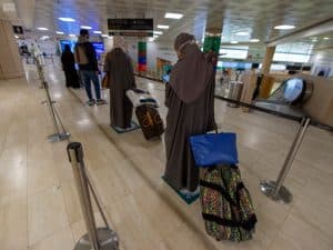 وصول ثاني الرحلات المخصصة لعودة المواطنين لمطار الملك خالد قادمة من واشنطن