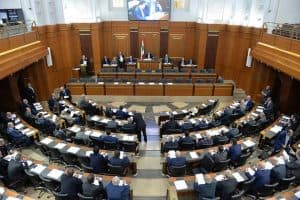 لبنان: مجلس النواب يعقد جلسة تشريعية وسط احتجاجات شعبية