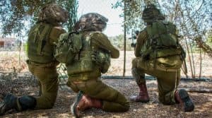 جيش الاحتلال الإسرائيلي يقتل فلسطينياً ويعتقل أربعة آخرين في الضفة الغربية