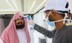 السديس: علينا احترام الإجراءات الصحية وتطبيقها قبل دخول المسجد الحرام