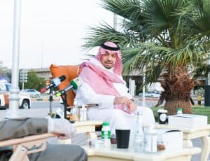 أمير الحدود الشمالية يشارك رجال الأمن إفطارهم الرمضاني