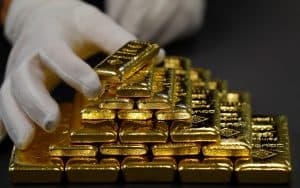 هبوط أسعار الذهب في التعاملات الفورية 2.10 دولاراً أمريكياً