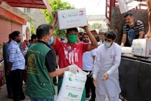 مركز الملك سلمان للإغاثة يواصل توزيع السلال الغذائية في باكستان