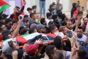 استشهاد فتى فلسطيني أثناء مواجهات مع جيش الاحتلال الإسرائيلي بالضفة
