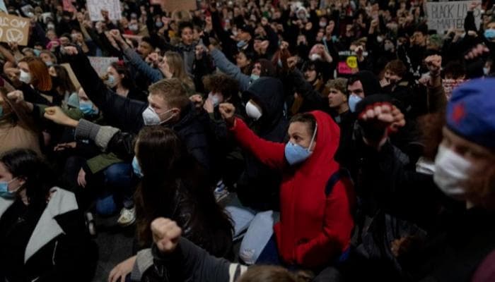 113-172838-adama-traoregeorge-floyd-protests_700x400