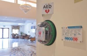 الجبيل الصناعية أول مدينة سعودية تعمّم استخدام أجهزة إزالة الرجفان القلبي
