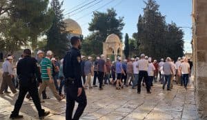 عشرات المستوطنين اليهود يقتحمون الأقصى.. وقوات الاحتلال الإسرائيلي تعتقل 11 فلسطينياً من الضفة