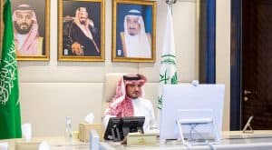وزير الداخلية يعقد اجتماعًا مع قيادات القطاعات الأمنية وقادة أمن الحج