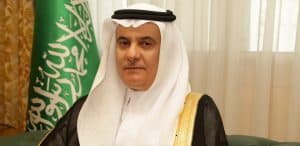 وزير البيئة يكرم الباحثين في مركز “اللقاحات البيطرية” لتسجيلهم براءة اختراع عالمي