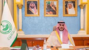 أمير الجوف يطمئن على صحة مصابي كورونا