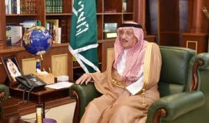 أمير جازان يوجه باستمرار العمل وانجاز المعاملات خلال إجازة العيد