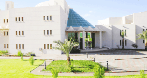 إدارة تعليم الجوف تستلم المقررات المدرسية للمرحلتين الابتدائية والمتوسطة